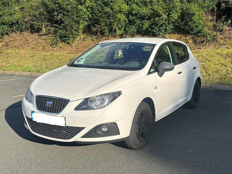 Weiß Gebraucht 2011 Seat Ibiza Kleinwagen | 5.000 € (Etwas zu teuer) - Bild 1/4