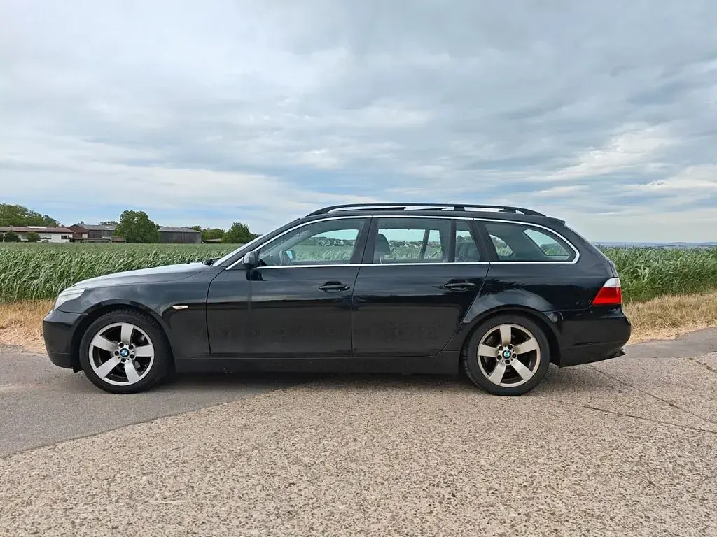 Gebraucht BMW 523 177 PS (130 kW) 2005 Schwarz Kombi