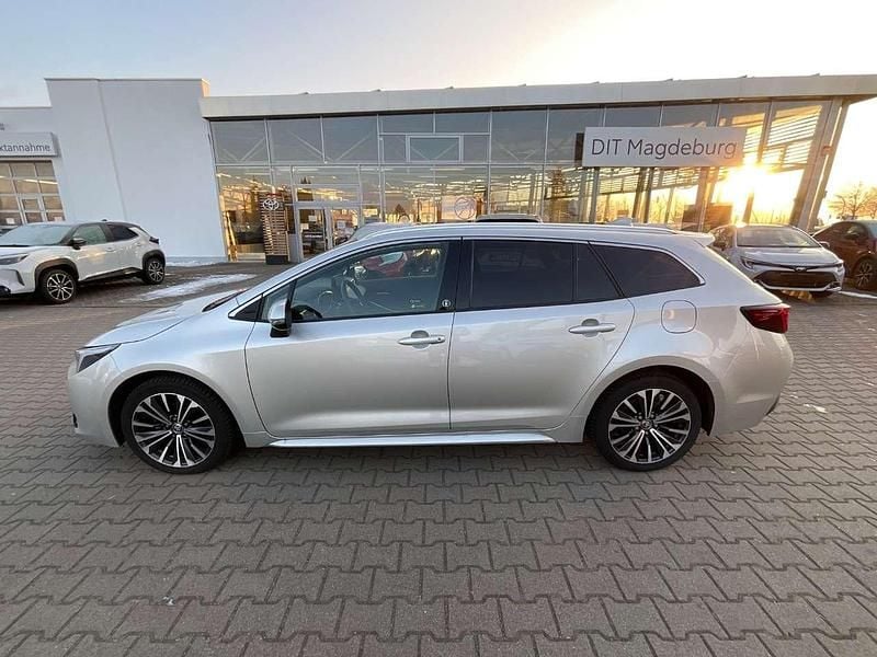 Gebraucht Toyota Corolla Team 140 PS (102 kW) 2025 Precious silver metallic Kombi