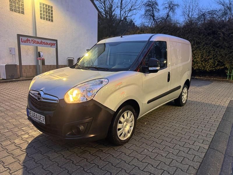Gebraucht Opel Combo Selection 95 PS (69 kW) 2018 Silber Kombi
