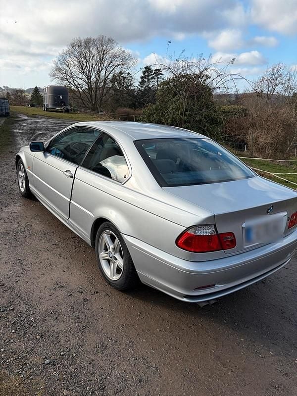 Gebraucht BMW 320 150 PS (110 kW) 1999 Silber Coupé