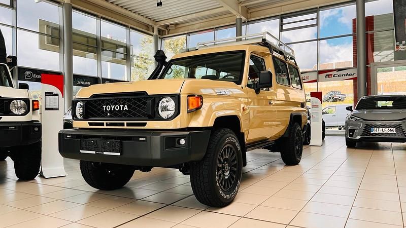 Beige Gebraucht 2024 Toyota Land Cruiser SUV | 66.600 € (Guter Preis) - Bild 1/4