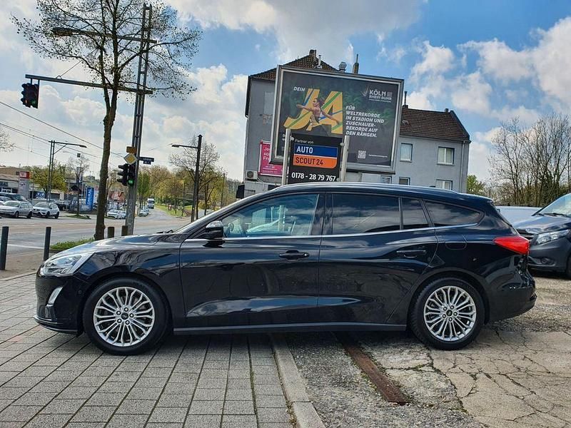 Gebraucht Ford Focus Titanium 125 PS (91 kW) 2019 Schwarz Limousine