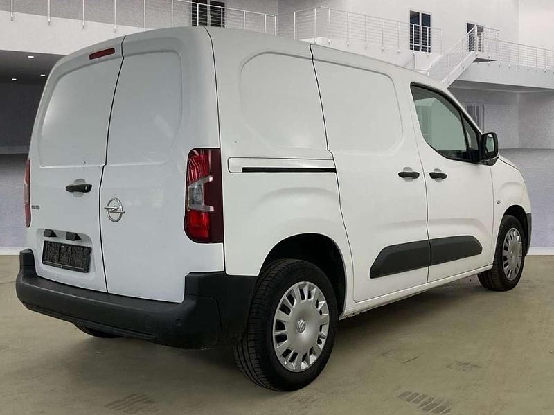 Gebraucht Opel Combo Edition 131 PS (96 kW) 2020 Jade weiss/arktis weiss Van / Kleinbus