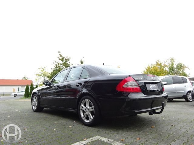 Gebraucht Mercedes E200 184 PS (135 kW) 2007 Schwarz Limousine