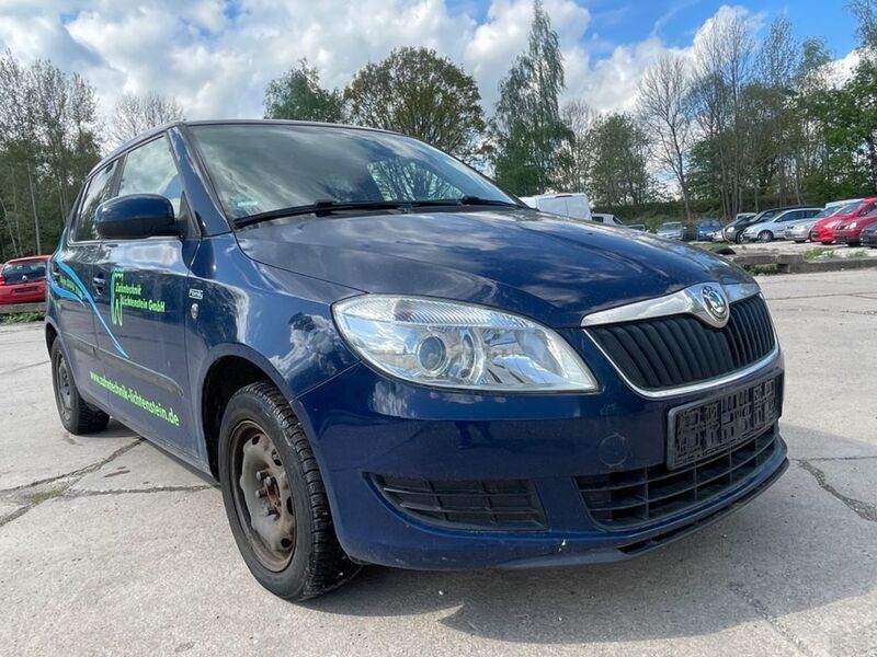 Gebraucht Skoda Fabia Family 75 PS (55 kW) 2012 Blau Kleinwagen