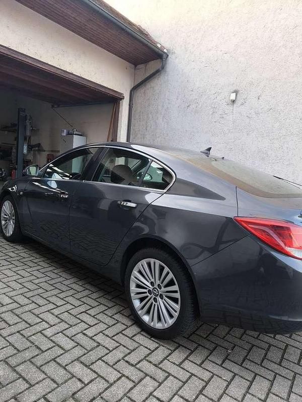 Grau Gebraucht 2012 Opel Insignia Active Limousine | 5.500 € (Fairer Preis) - Bild 1/4