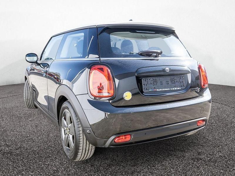Gebraucht Mini Cooper SE Essential 135 kW (184 PS) 2023 Schwarz Kleinwagen