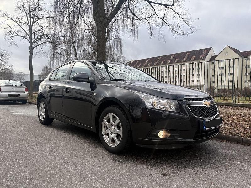 Gebraucht Chevrolet Cruze 163 PS (119 kW) 2012 Schwarz Limousine