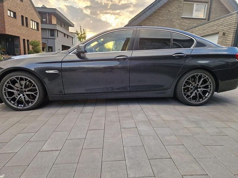 Gebraucht BMW 528 Sport Line 258 PS (189 kW) 2010 Schwarz Limousine