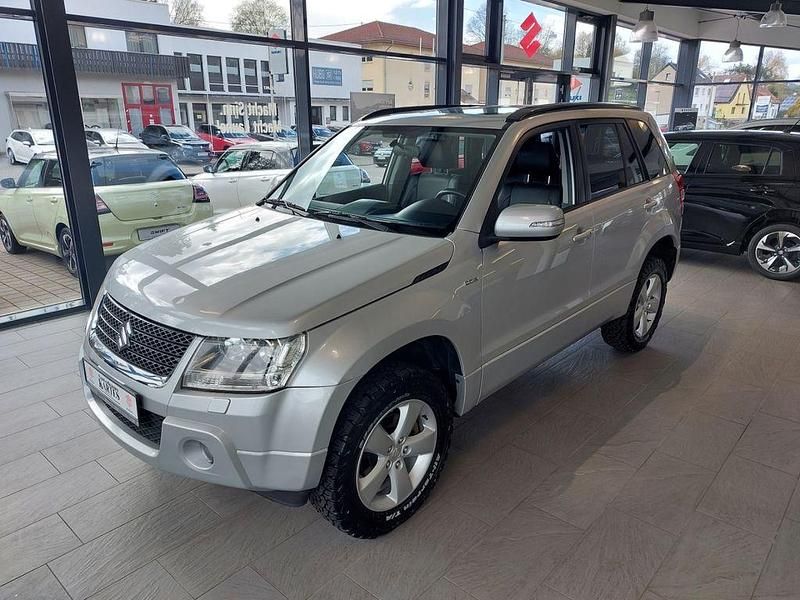 Gebraucht Suzuki Grand Vitara 129 PS (94 kW) 2012 Silber SUV