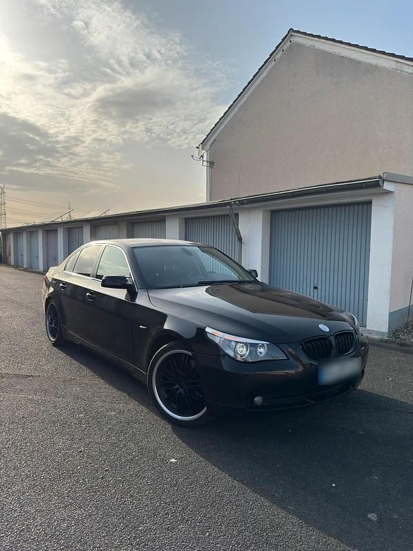 Gebraucht BMW 523 177 PS (130 kW) 2005 Schwarz Limousine