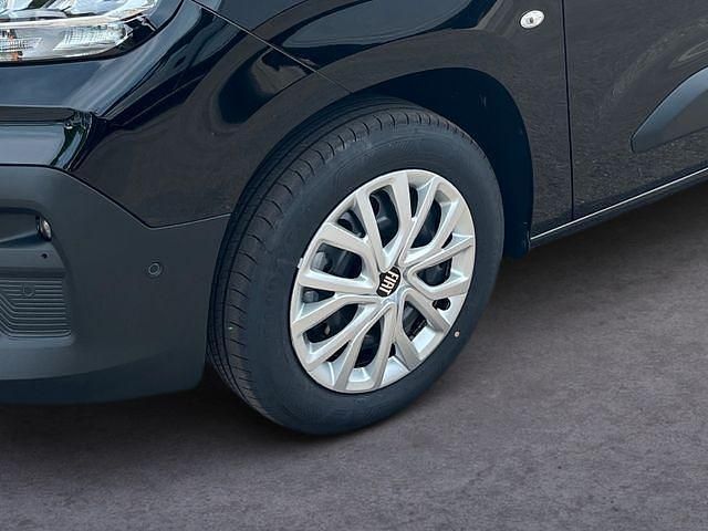 Neu Fiat Doblò 131 PS (96 kW) 2025 Schwarz schwarz Van / Kleinbus