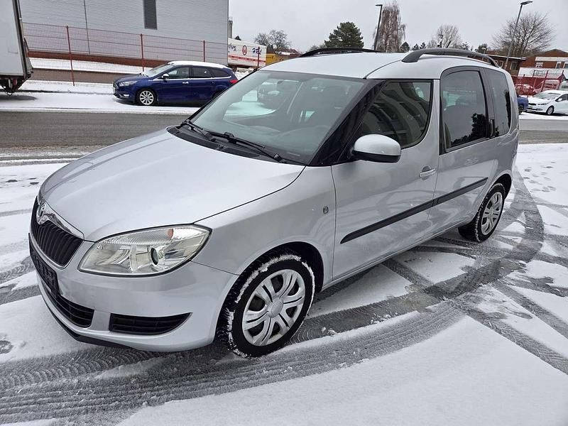 Gebraucht Skoda Roomster Plus Edition 105 PS (77 kW) 2012 Brilliantsilber metallic Van / Kleinbus