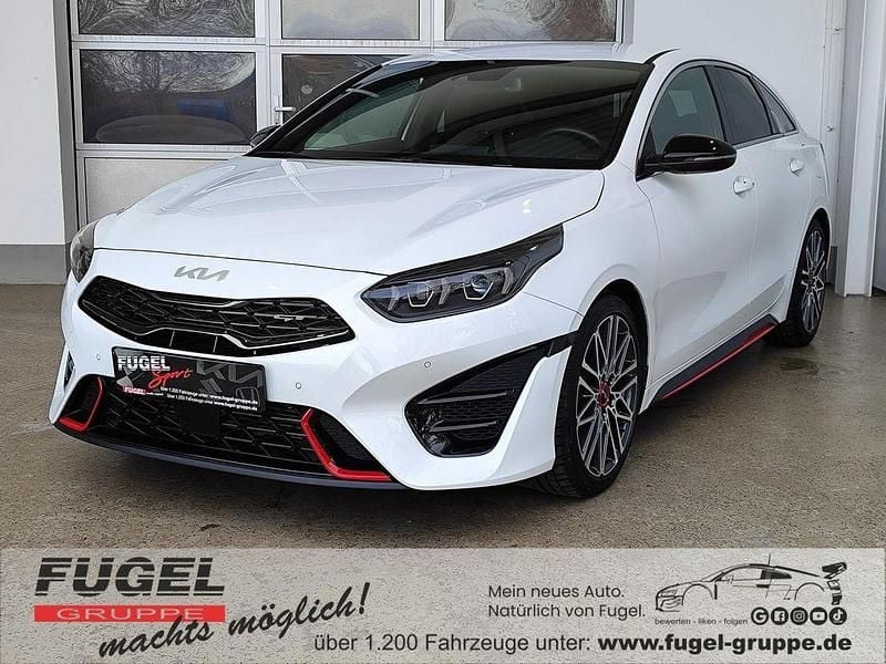 Gebraucht Kia ProCeed GT 204 PS (150 kW) 2022 Deluxeweiss met. Kleinwagen