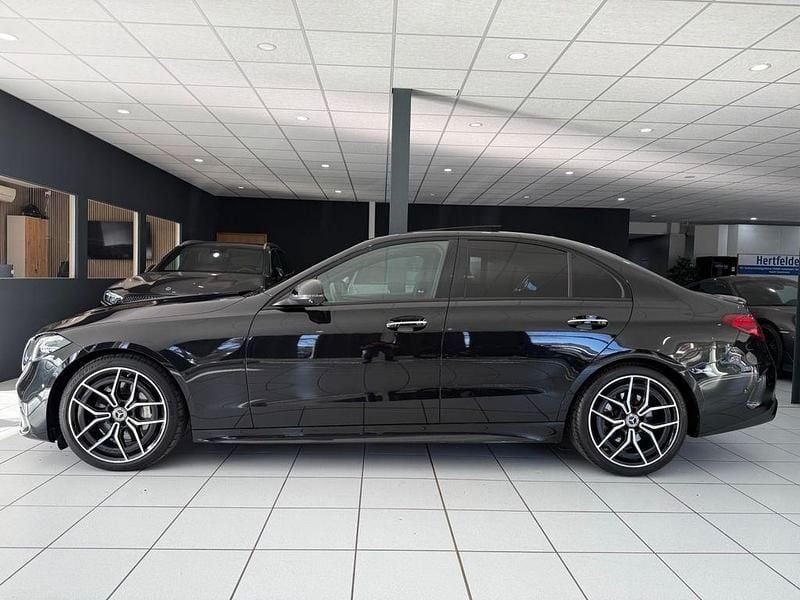 Gebraucht Mercedes C300 AMG 258 PS (189 kW) 2022 Schwarz Limousine