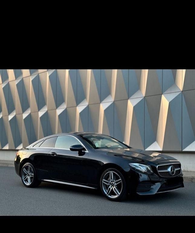 Schwarz Gebraucht 2018 Mercedes E200 Coupé | 22.500 € (Superpreis) - Bild 1/4