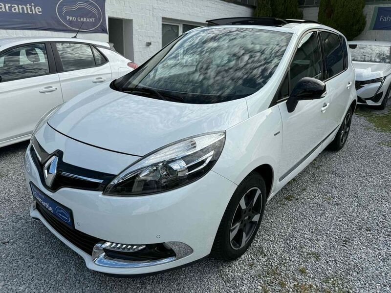 Weiß Gebraucht 2016 Renault Scénic III Bose Edition Van / Kleinbus | 8.997 € (Fairer Preis) - Bild 1/4