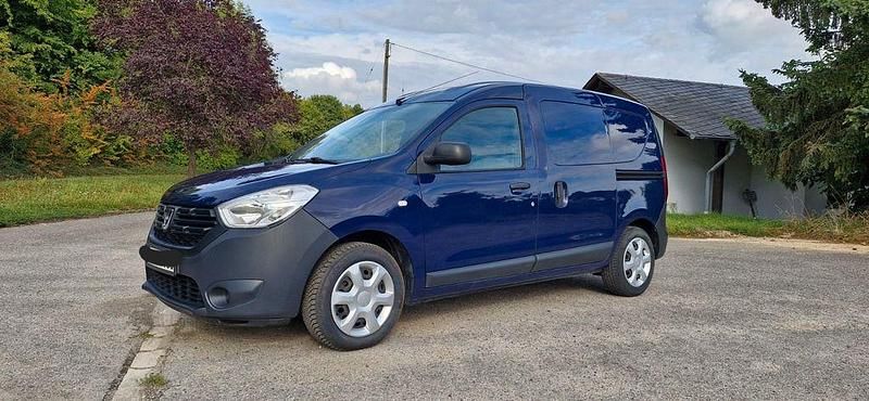 Blau Gebraucht 2018 Dacia Dokker Comfort Van | 10.700 € (Guter Preis) - Bild 1/4