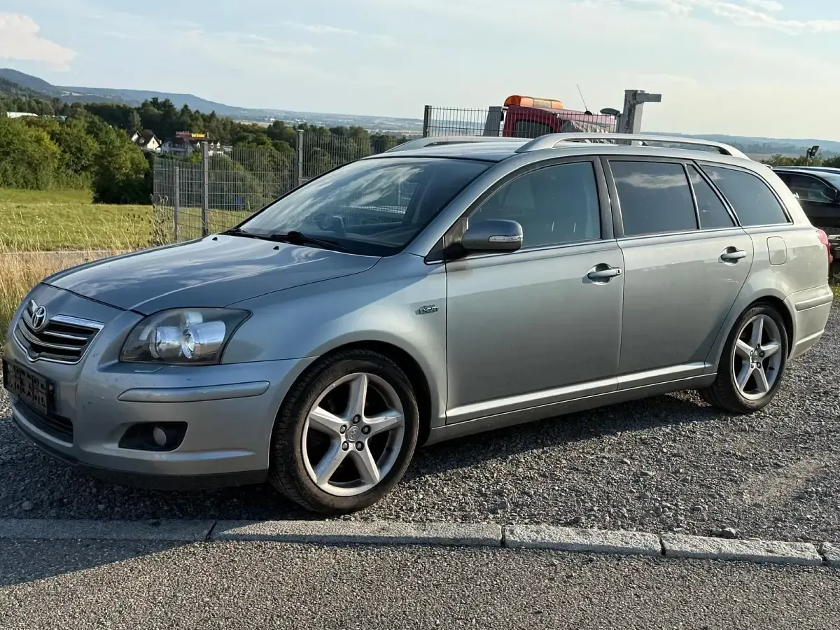 Gebraucht Toyota Avensis 177 PS (130 kW) 2008 Silber Kombi