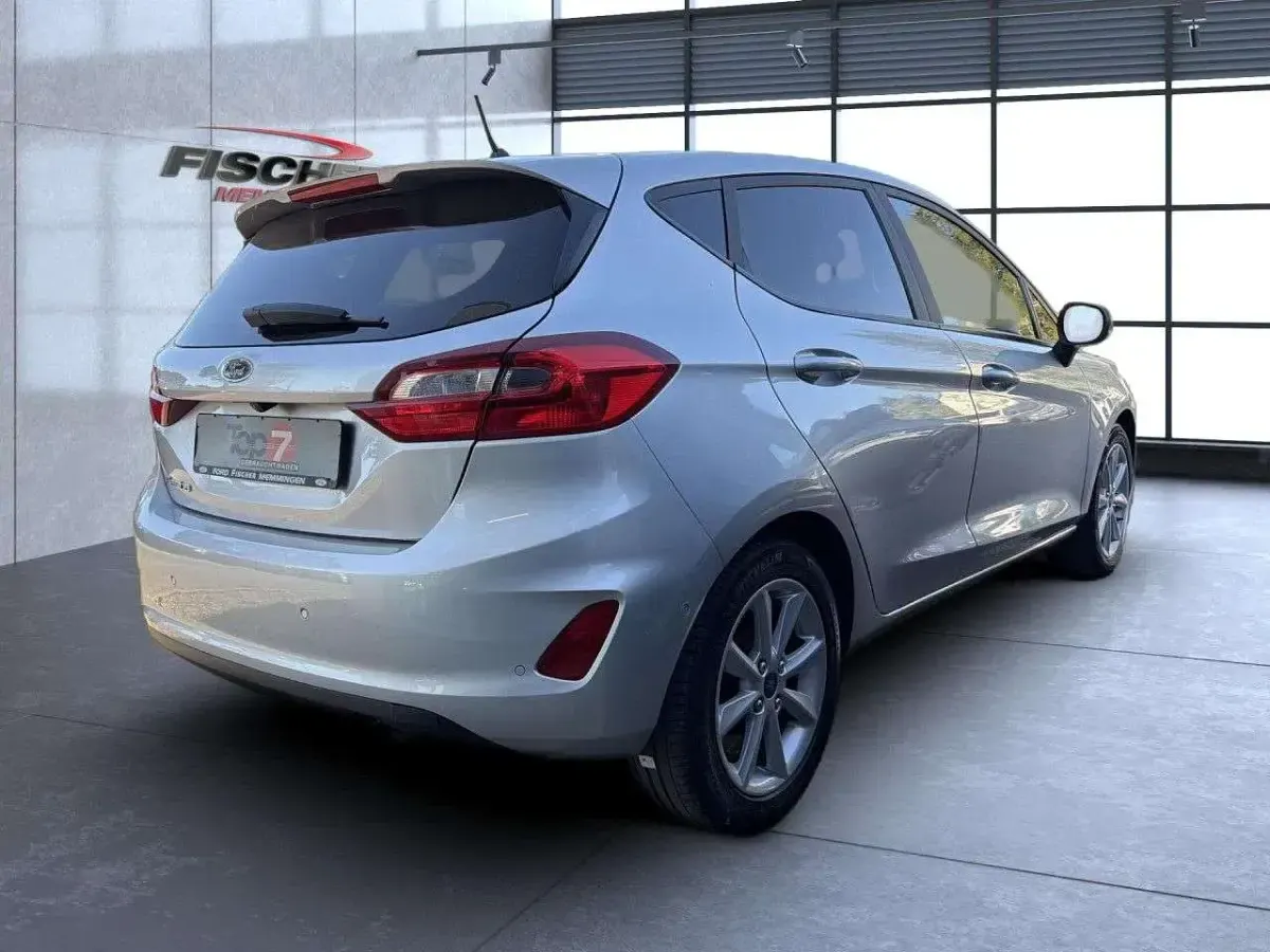 Gebraucht Ford Fiesta Cool & Connect 101 PS (74 kW) 2018 Silber Kleinwagen