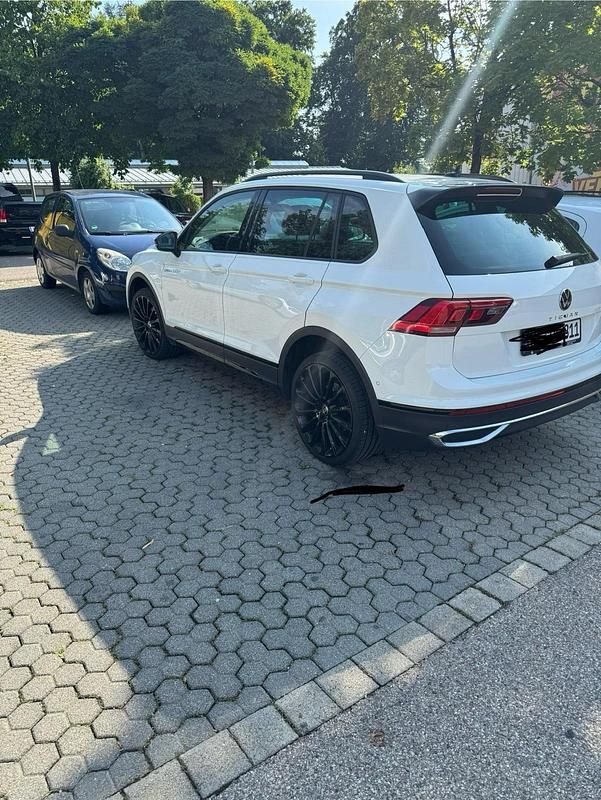 Weiß Gebraucht 2022 VW Tiguan Sport SUV | 27.980 € (Guter Preis) - Bild 1/4
