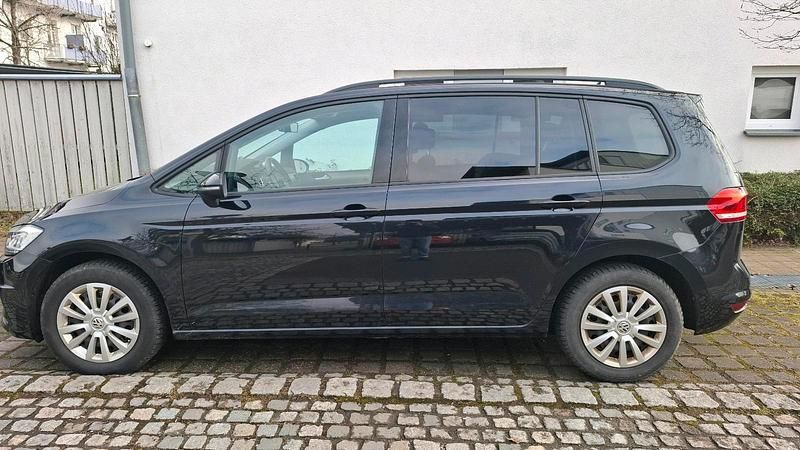 Gebraucht VW Touran 150 PS (110 kW) 2018 Schwarz Van / Kleinbus