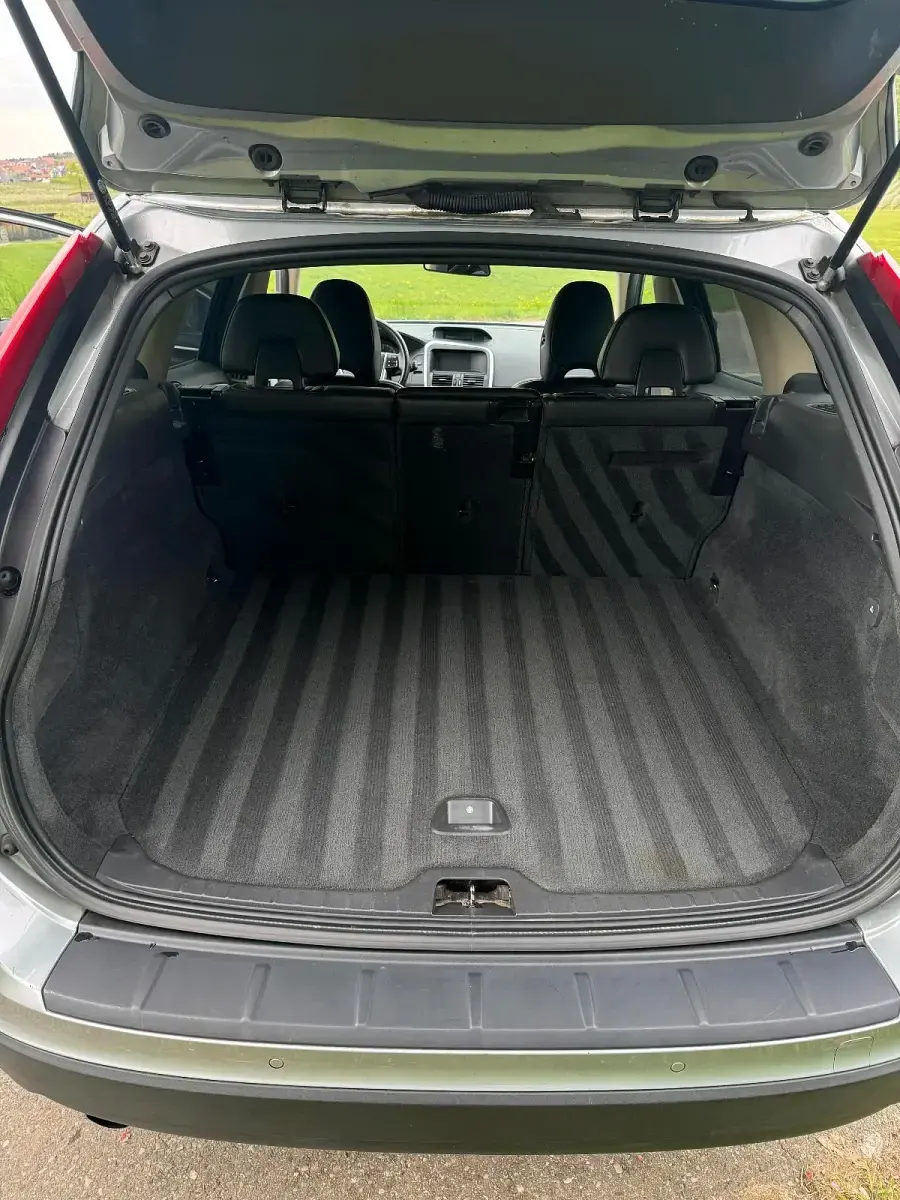 Gebraucht Volvo XC60 Momentum 163 PS (119 kW) 2010 Silber SUV