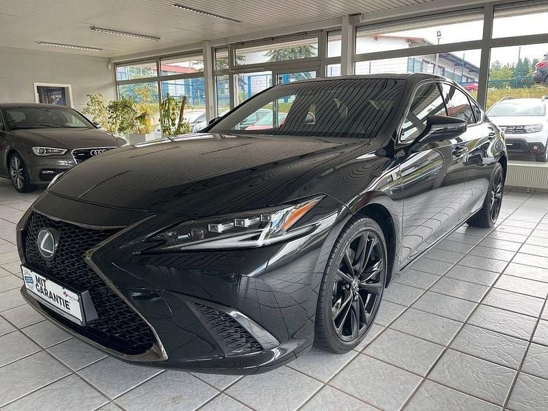 Schwarz Gebraucht 2024 Lexus ES300H Limousine | 42.999 € (Fairer Preis) - Bild 1/4