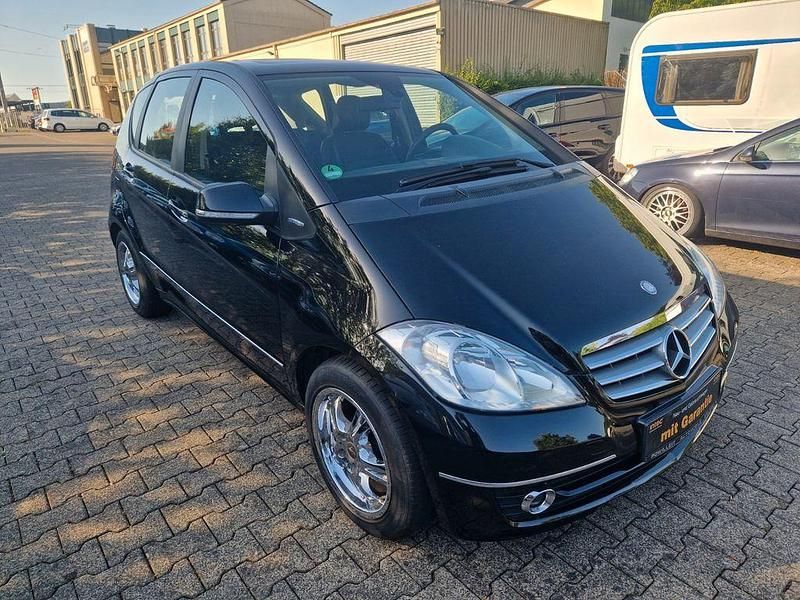 Schwarz Gebraucht 2009 Mercedes A180 Van / Kleinbus | 4.980 € (Fairer Preis) - Bild 1/4
