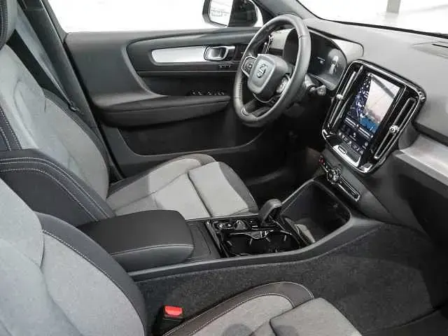 Gebraucht Volvo XC40 120 PS (88 kW) 2025 SUV