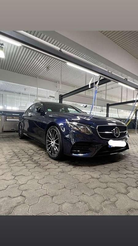 Blau Gebraucht 2017 Mercedes E43 AMG AMG Limousine | 47.000 € - Bild 1/4