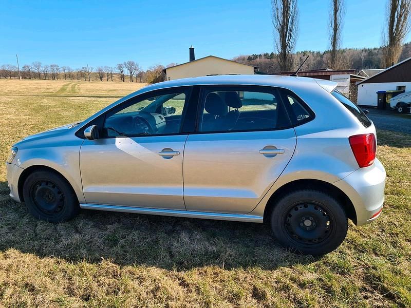 Gebraucht VW Polo 60 PS (44 kW) 2014 Silber Limousine