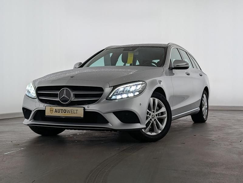 Gebraucht Mercedes C220 Avantgarde 194 PS (142 kW) 2019 Iridiumsilber Limousine