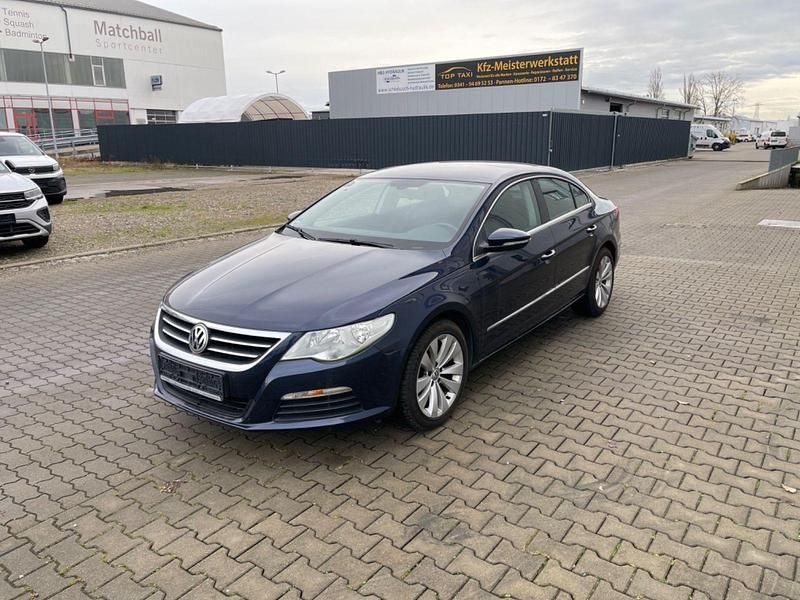 Gebraucht VW Passat 160 PS (117 kW) 2011 Blau Coupé