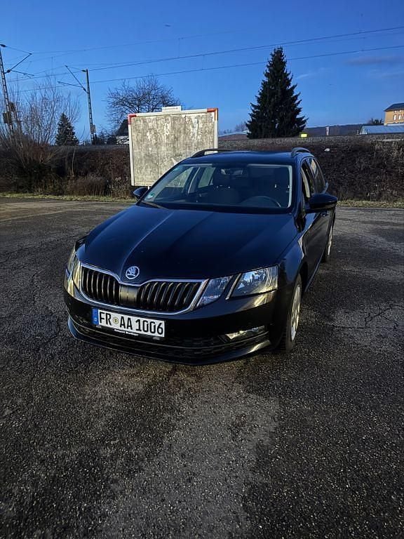 Schwarz Gebraucht 2018 Skoda Octavia Style Kombi | 8.700 € (Superpreis) - Bild 1/4