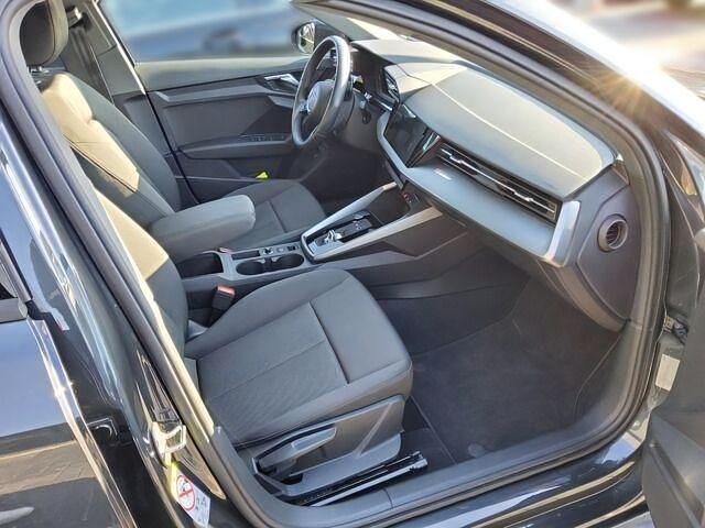 Gebraucht Audi A3 Ambiente 150 PS (110 kW) 2021 Grau Limousine