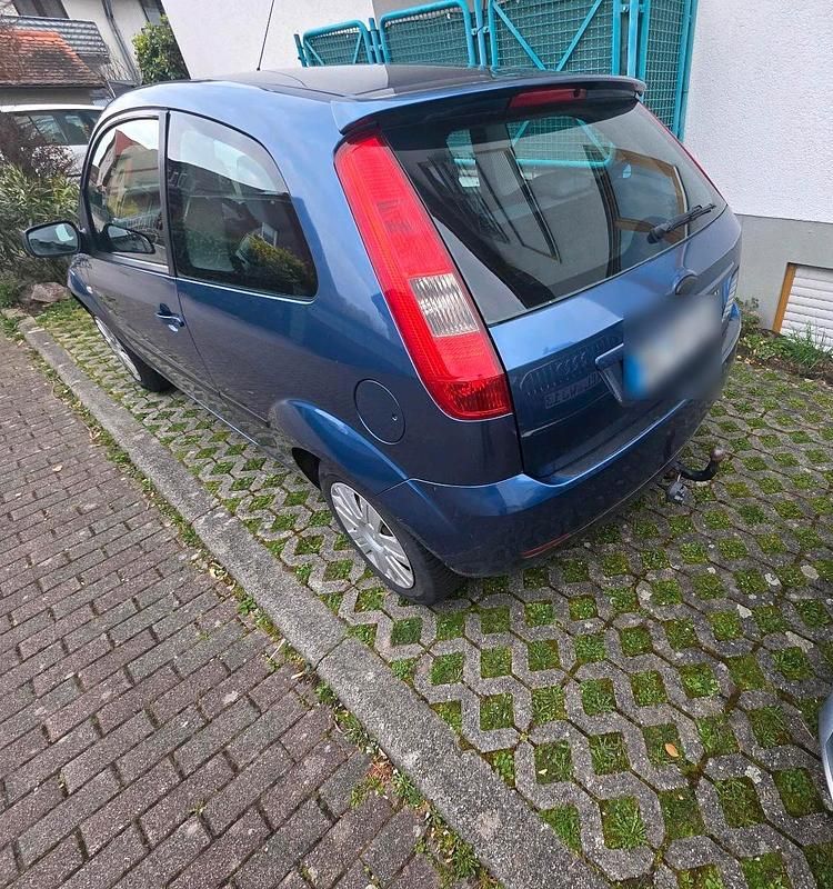 Gebraucht Ford Fiesta 100 PS (73 kW) 2005 Blau Kleinwagen