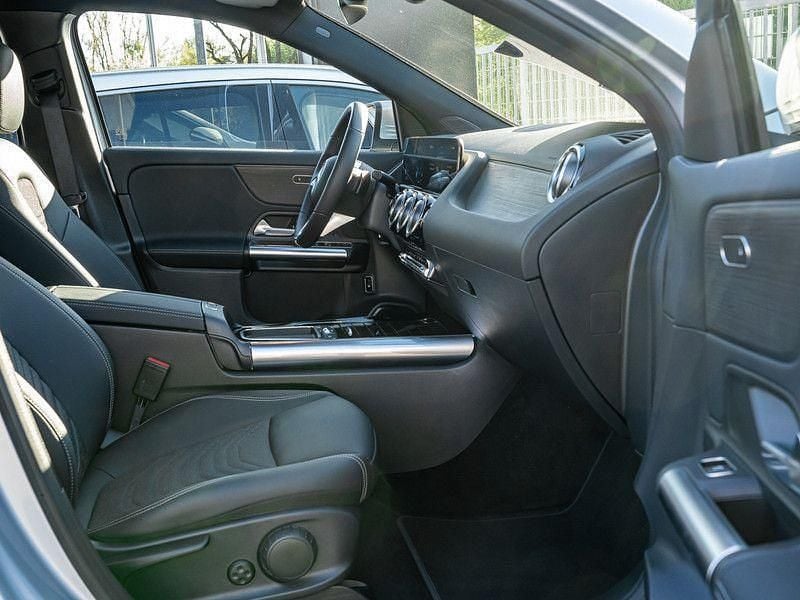 Gebraucht Mercedes EQA350 Progressive 214 kW (292 PS) 2024 Silber hightech silver metallic SUV