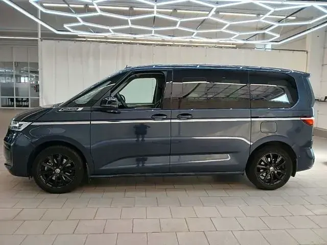 Gebraucht VW Multivan Style 150 PS (110 kW) 2025 Blaukeine angabe Van / Kleinbus