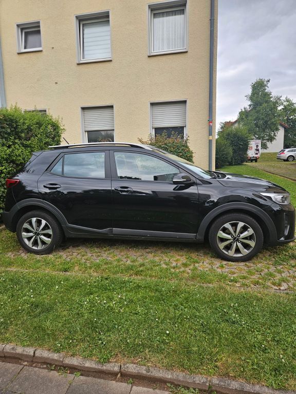 Schwarz Gebraucht 2022 Kia Stonic Vision SUV | 15.099 € (Guter Preis) - Bild 1/4