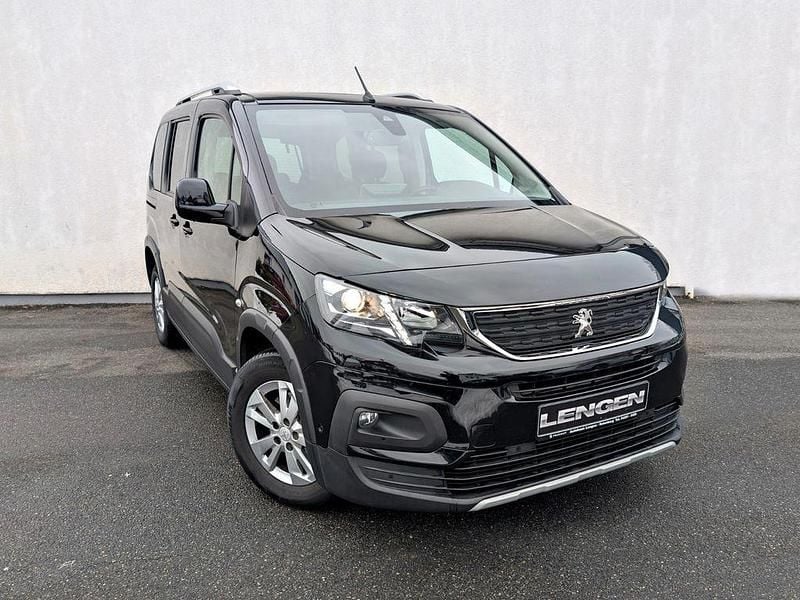 Schwarz Gebraucht 2021 Peugeot Rifter Allure Van / Kleinbus | 18.470 € (Guter Preis) - Bild 1/4