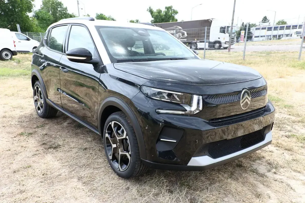 Neu Citroën C3 101 PS (74 kW) 2026 Perla nera schwarz metallic / da SUV