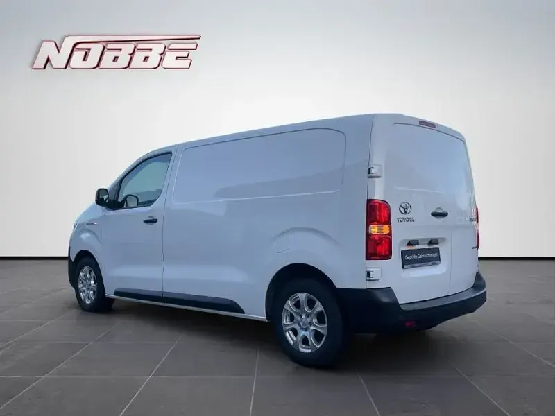 Gebraucht Toyota Proace 100 kW (136 PS) 2022 Schaumweiß Van / Kleinbus