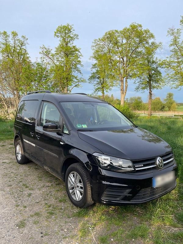 Schwarz Gebraucht 2017 VW Caddy Van / Kleinbus | 14.500 € (Fairer Preis) - Bild 1/4