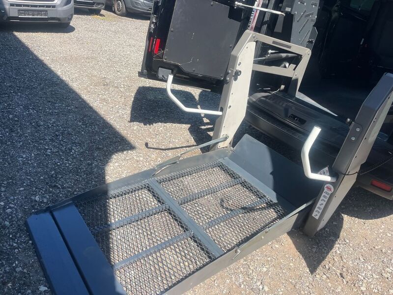 Gebraucht Ford Transit 131 PS (96 kW) 2017 Schwarz Van / Kleinbus