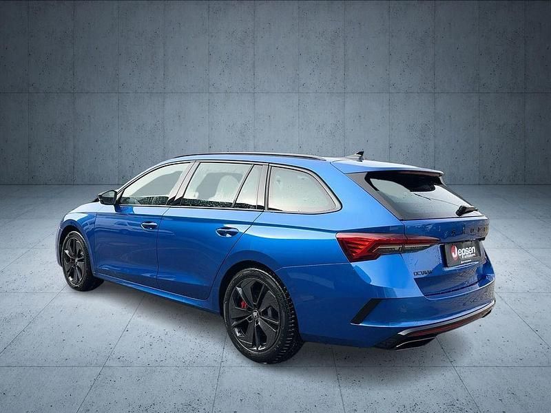 Neu Skoda Octavia RS 265 PS (194 kW) 2026 Raceblau metallic Kombi