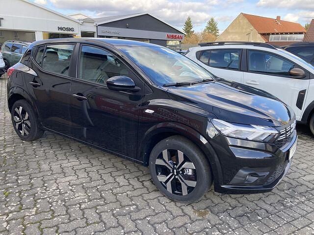 Neu Dacia Sandero Journey 91 PS (66 kW) 2025 Schwarz schwarz Limousine