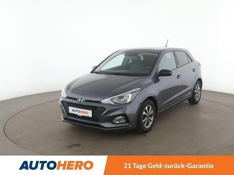 Grau Gebraucht 2020 Hyundai i20 YES! Kleinwagen | 13.890 € (Fairer Preis) - Bild 1/3