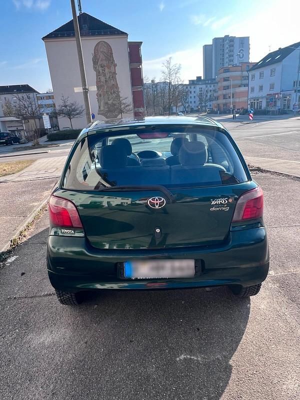Gebraucht Toyota Yaris 65 PS (47 kW) 2004 Grün Kleinwagen